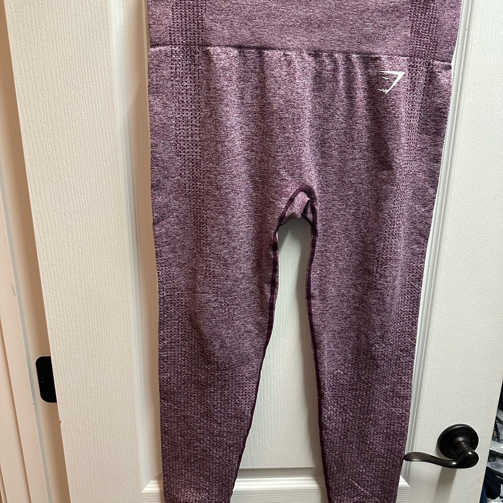 Gymshark women's Purple Leggings size L/ NWOT A227